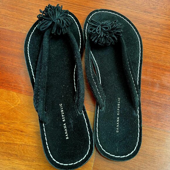 NEW Banana Republic Suede Flip Flops in Black Size 6 - Picture 1 of 3